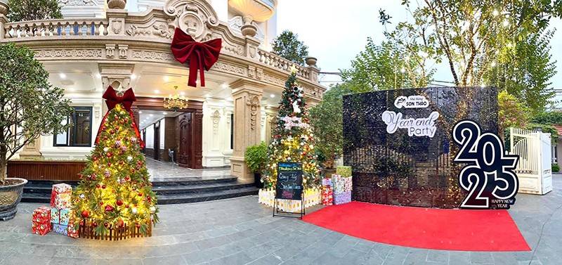 Trang trí tết và tổ chức tiệc tất niên tại nhà hàng