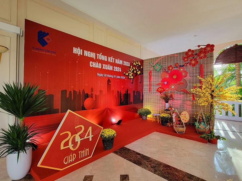 Backdrop Tết kết hợp hiện đại và cổ xưa