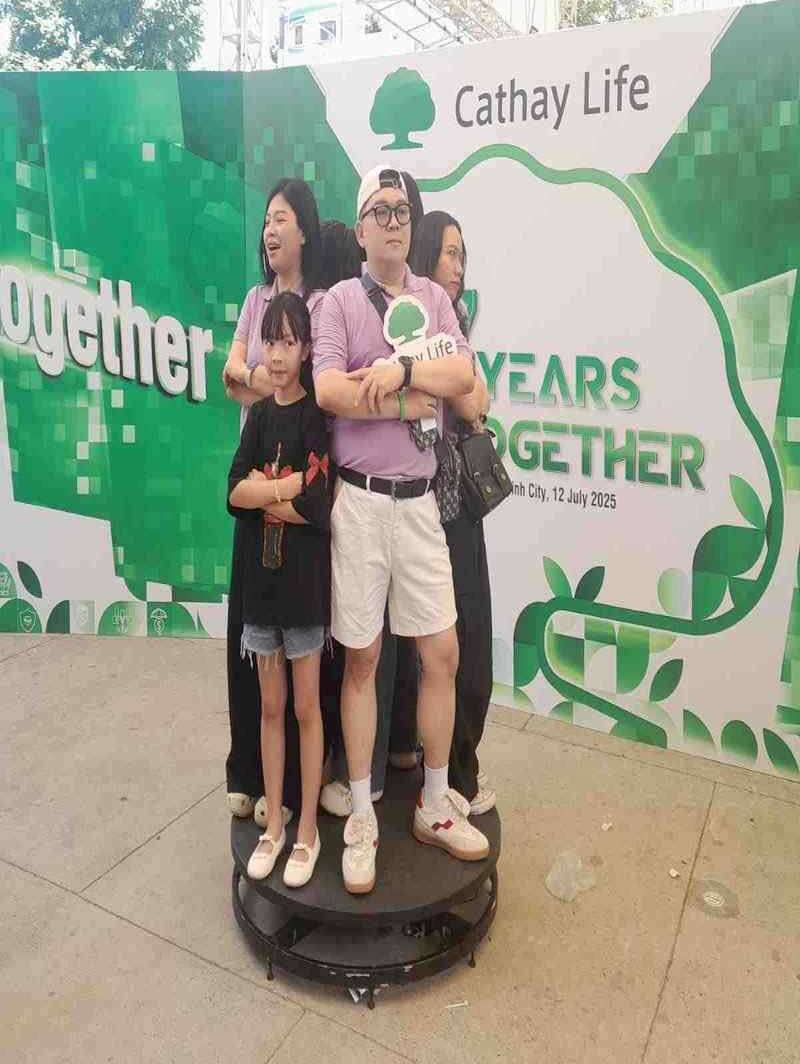 Cung cấp dịch vụ Photobooth 360 độ cho Tập đoàn IEC