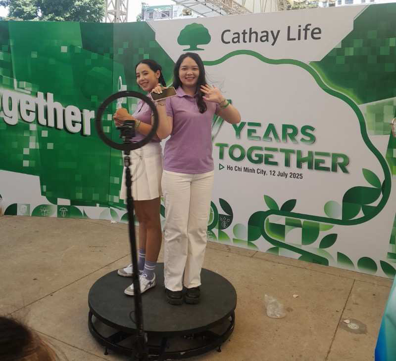 Cung cấp dịch vụ Photobooth 360 độ cho Tập đoàn IEC