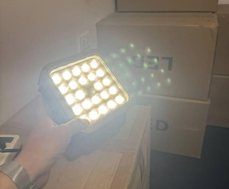 Cho thuê đèn chiếu backdrop sự kiện giá rẻ HCM với ánh sáng LED mạnh mẽ.