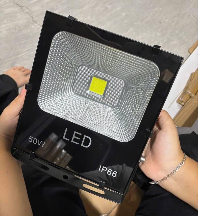 Cho thuê đèn chiếu backdrop LED 50W sự kiện giá rẻ HCM.