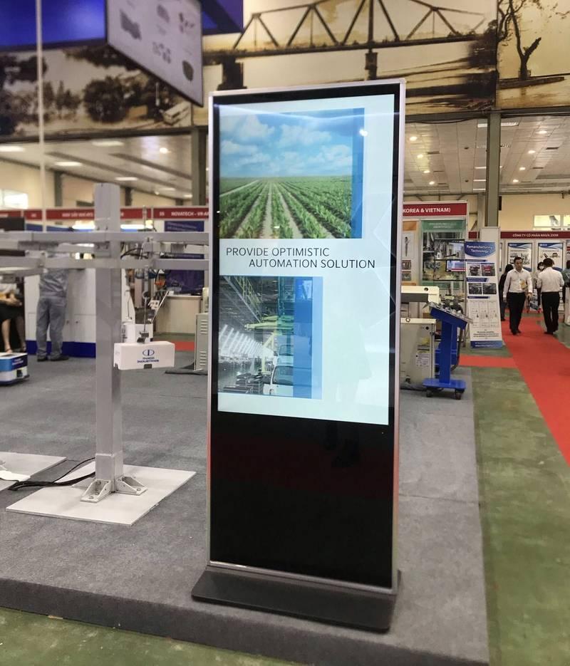 Cho thuê màn hình quảng cáo chân đứng hiển thị hình ảnh chuyên nghiệp, cho thuê màn hình quảng cáo chân đứng giá rẻ HCM.