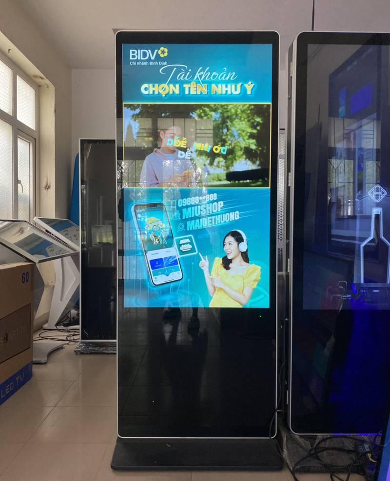 Cho thuê màn hình quảng cáo chân đứng giá rẻ HCM với thiết kế hiện đại và hiển thị sắc nét.