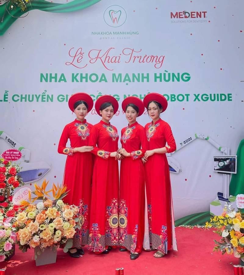 Cho thuê PG sự kiện theo giờ chuyên nghiệp HCM trong lễ khai trương Nha Khoa Mạnh Hùng.