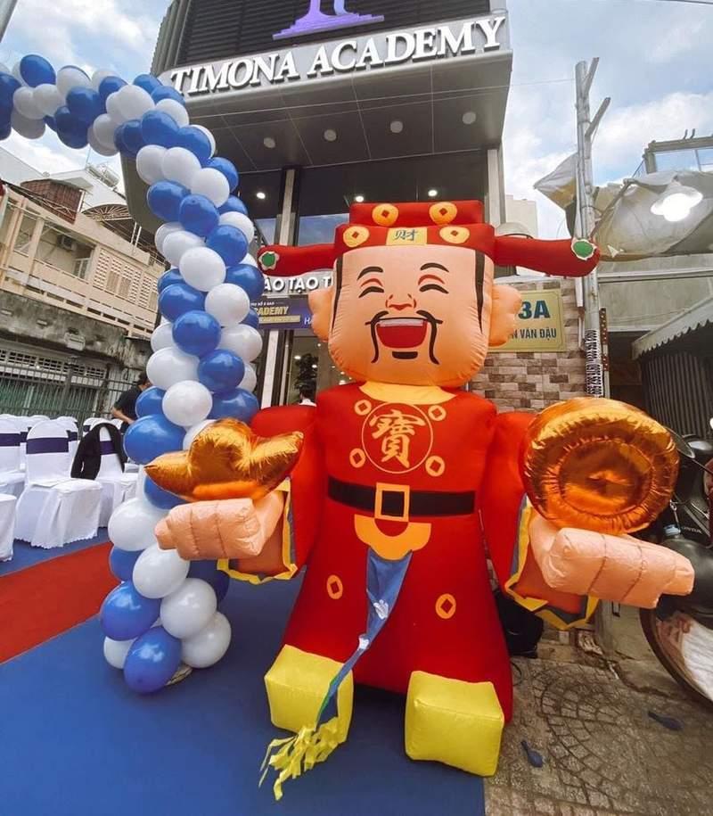 Cho thuê rối hơi khai trương hình ông thần tài vẫy tay giá rẻ HCM.