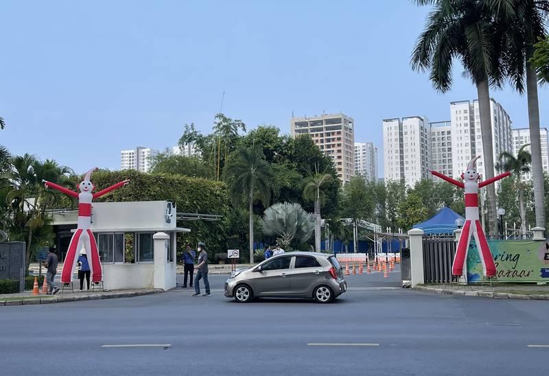 Cho thuê rối hơi khai trương vẫy tay thu hút khách hàng giá rẻ HCM.