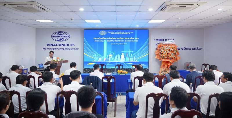 ALT: Buổi tổ chức đại hội cổ đông chuyên nghiệp trọn gói HCM với các cổ đông tham gia đông đảo tại hội trường.