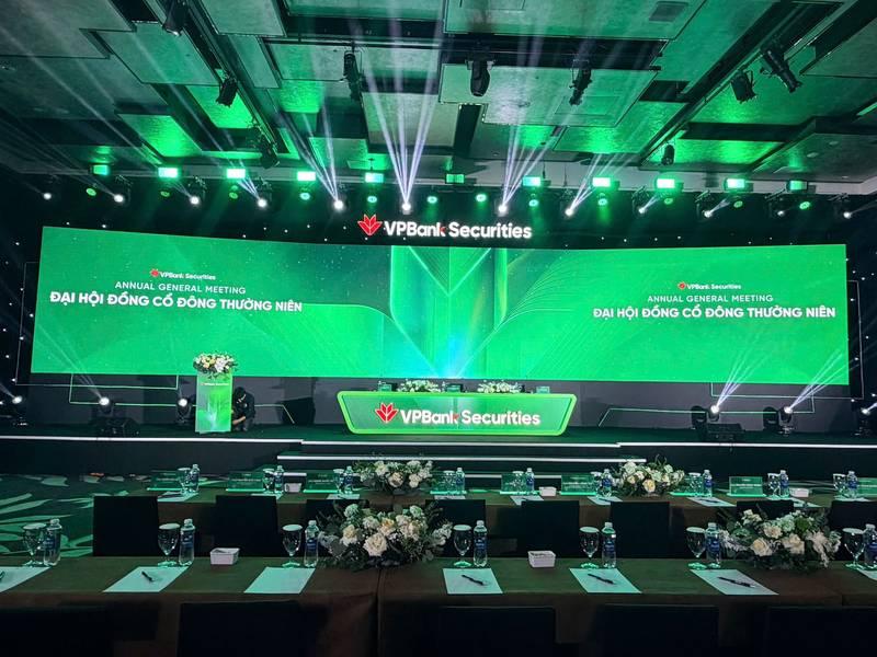Tổ chức đại hội cổ đông chuyên nghiệp trọn gói HCM với không gian sự kiện hiện đại của VPBank Securities.