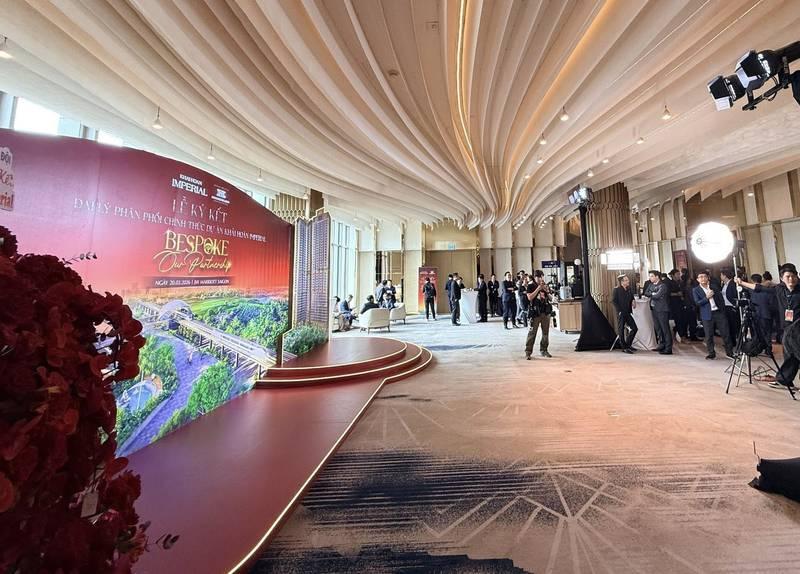 ALT ảnh: Không gian sang trọng tổ chức sự kiện ra mắt dự án bất động sản với dịch vụ tổ chức sự kiện ra mắt dự án trọn gói tại HCM.