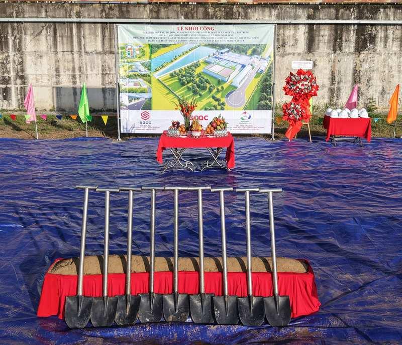 Xẻng inox cán gỗ sang trọng