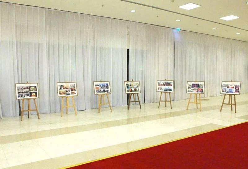Cho thuê giá đỡ khung tranh sự kiện giá rẻ HCM với thiết kế hiện đại, phù hợp nhiều không gian.
