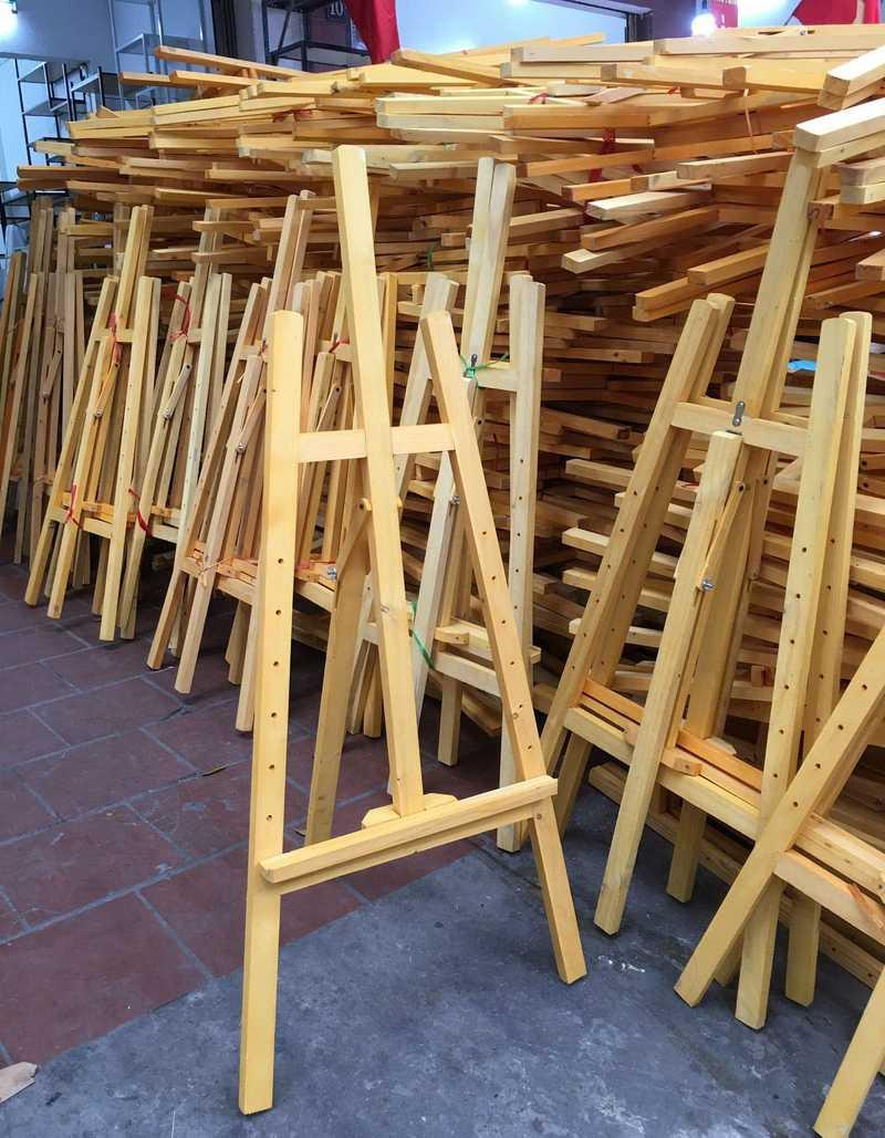 Cho thuê giá đỡ khung tranh sự kiện giá rẻ HCM với nhiều khung gỗ chất lượng.