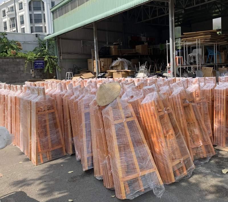Cho thuê giá đỡ khung tranh sự kiện giá rẻ HCM với số lượng lớn đóng gói sẵn.