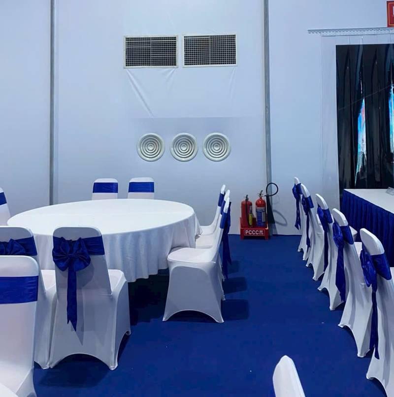 Cho thuê máy lạnh sự kiện công suất lớn với hệ thống thông gió setup nhanh, đảm bảo không gian mát mẻ và thoải mái.