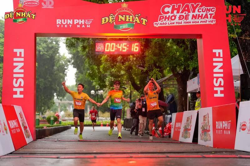 Thi công cổng chào sự kiện chạy bộ hoàn chỉnh, kết hợp thi công cổng chào booth sự kiện và siêu thị trọn gói.