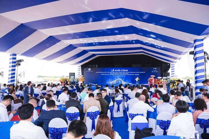 Tổ chức lễ khởi công và lễ động thổ trọn gói chuyên nghiệp với không gian hội trường sang trọng và đông đảo khách mời.