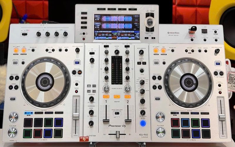Bàn DJ màu trắng