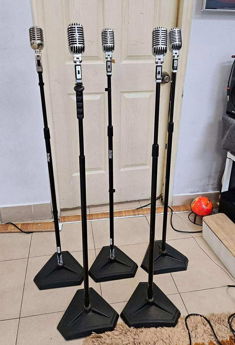 Chân Micro đứng thẳng