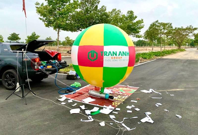 Thuê khinh khí cầu sự kiện chuyên nghiệp tại TP.HCM với thiết bị chuẩn bị sẵn sàng trên đường.