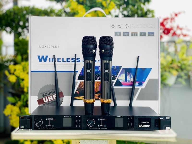  bộ micro không dây và Receiver