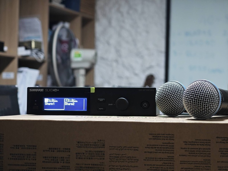  bộ micro không dây và Receiver