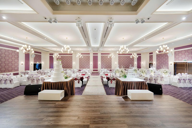Tổ chức tất niên tại Gala Center