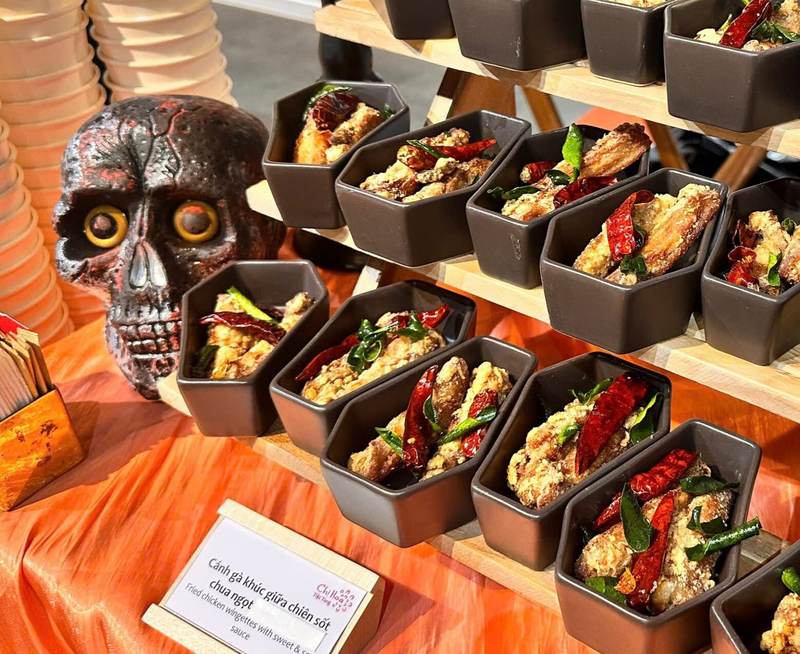 tiệc ăn nhẹ phong cách halloween